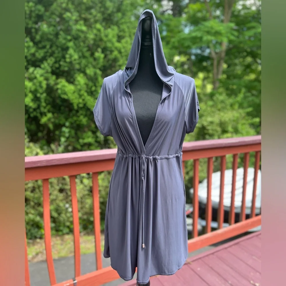 MAGIC SUIT GRAY WOMENS COVERUP WITH HOOD SIZE MEDIUM - Picture 2 of 11